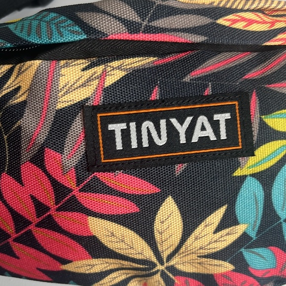 Tinyat Fanny Pack NWOT Floral multi Color lots of space inside - Picture 2 of 8